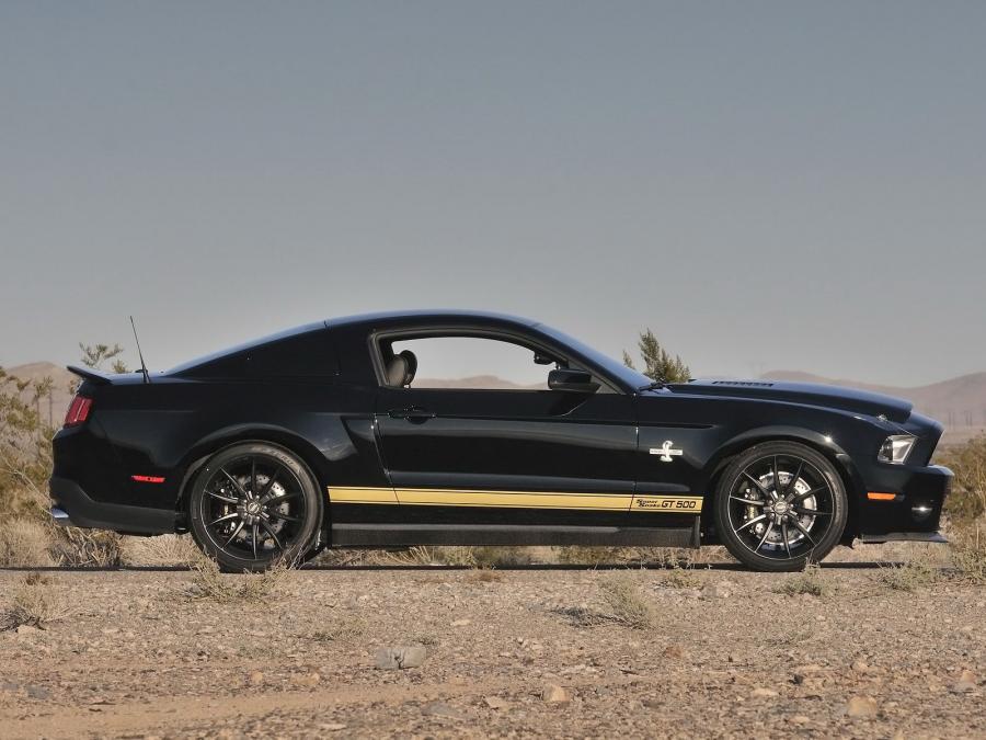  Shelby GT500 Super Snake 50th Anniversary 2012 года  (фото 4 из 5)